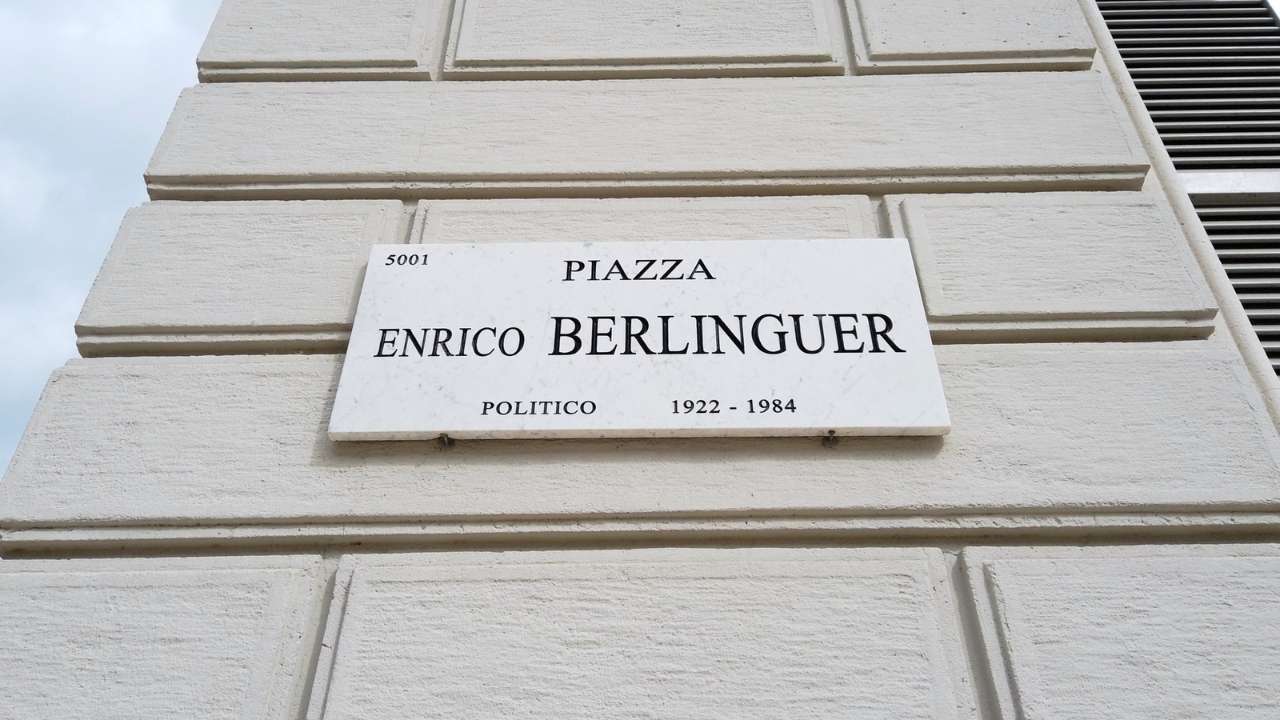 Piazza Enrico Berlinguer